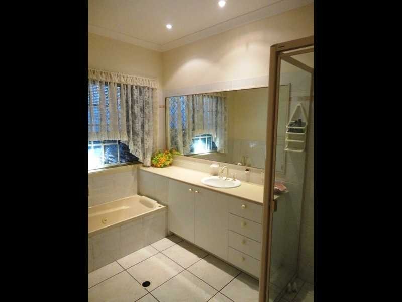2 Shottesbrook Court, Buderim QLD 4556