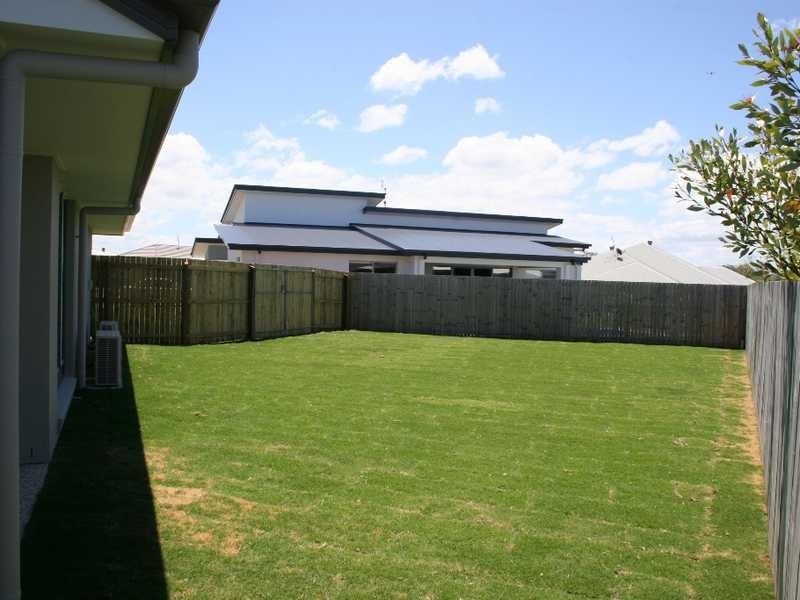 14 Goldenbell Place, Peregian Springs QLD 4573