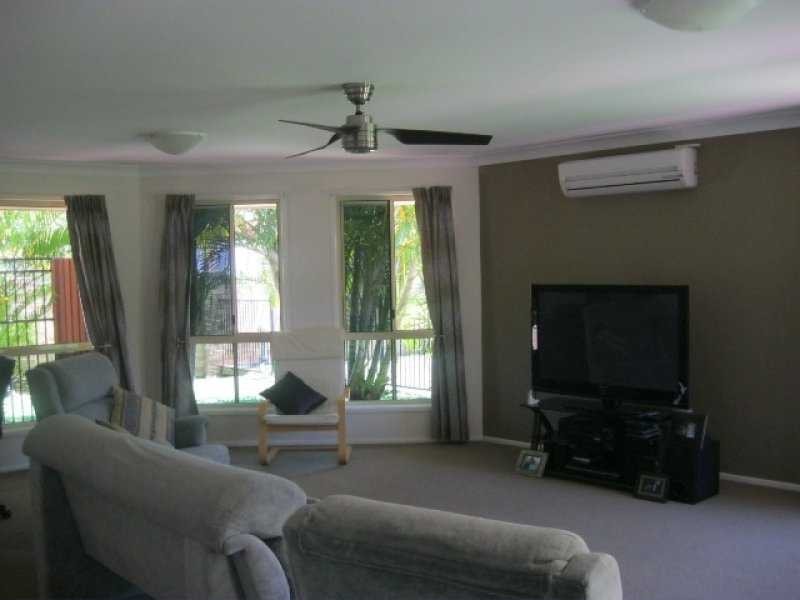 2 Paperbark Ct, Mountain Creek QLD 4557
