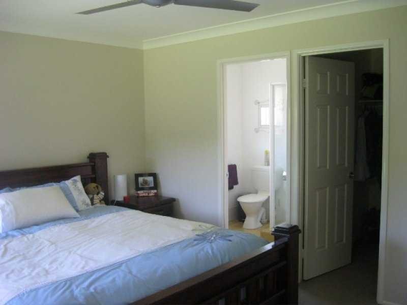 2 Paperbark Ct, Mountain Creek QLD 4557