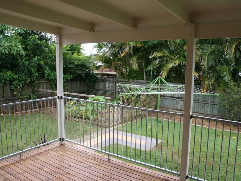 13 Bairnsdale St West, Buderim QLD 4556