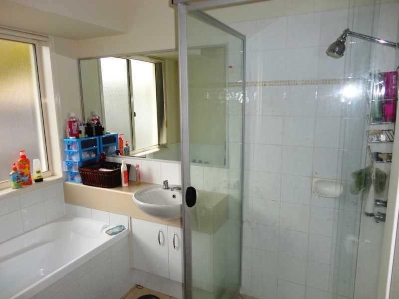 10 Pembroke Crescent, Sippy Downs QLD 4556