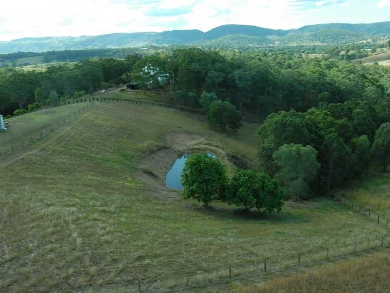 Armstrong Creek QLD 4520