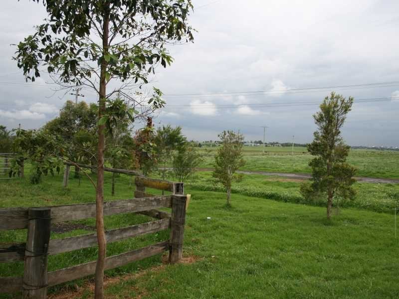 100 McFarlanes Road, Berry Park NSW 2321