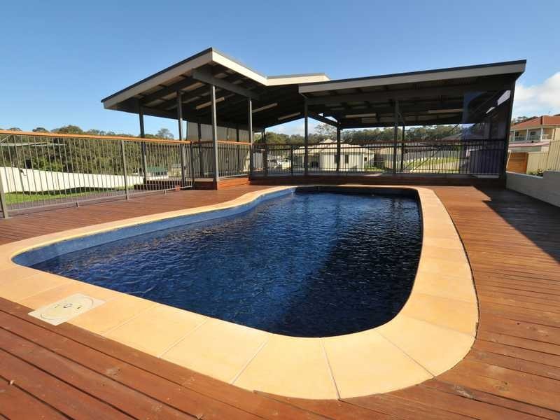 10 Amber Grove, Bolwarra Heights NSW 2320