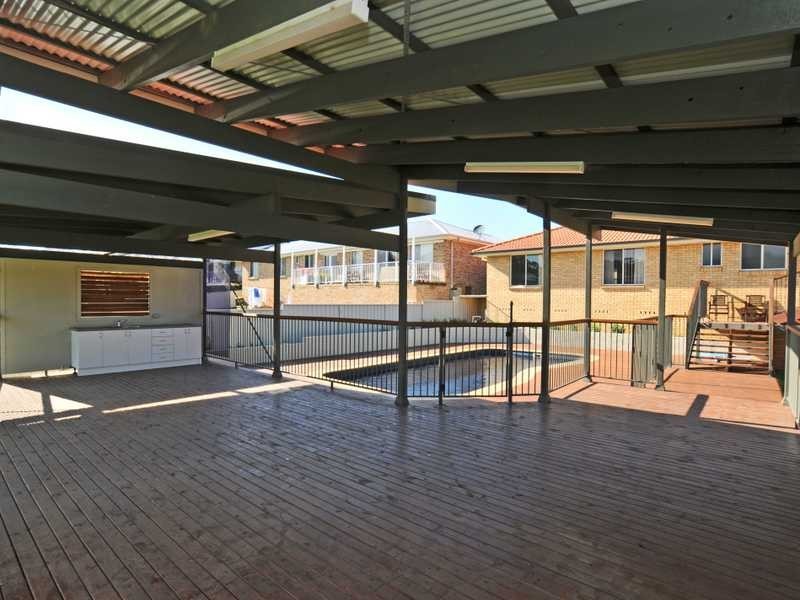 10 Amber Grove, Bolwarra Heights NSW 2320