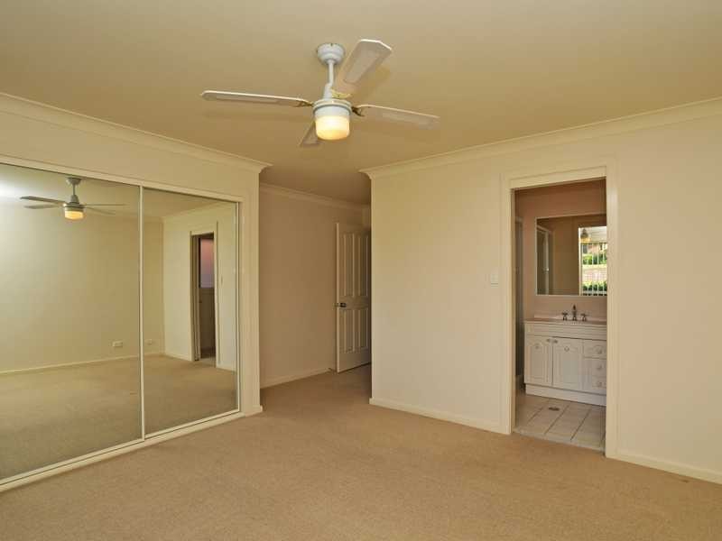 10 Amber Grove, Bolwarra Heights NSW 2320