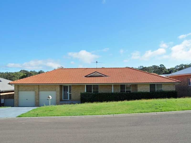 10 Amber Grove, Bolwarra Heights NSW 2320