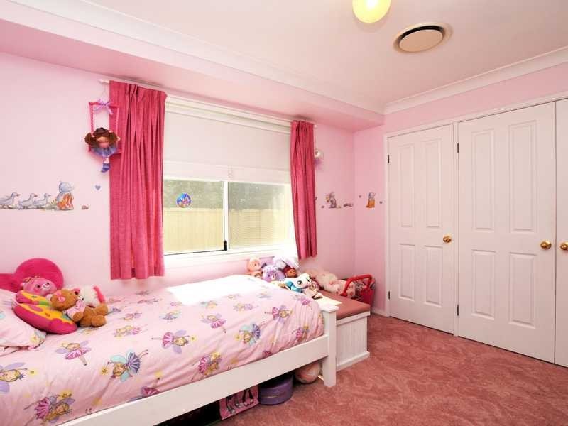 5 Claret Ash Cl, Aberglasslyn NSW 2320