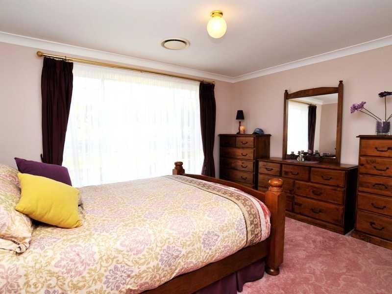 5 Claret Ash Cl, Aberglasslyn NSW 2320