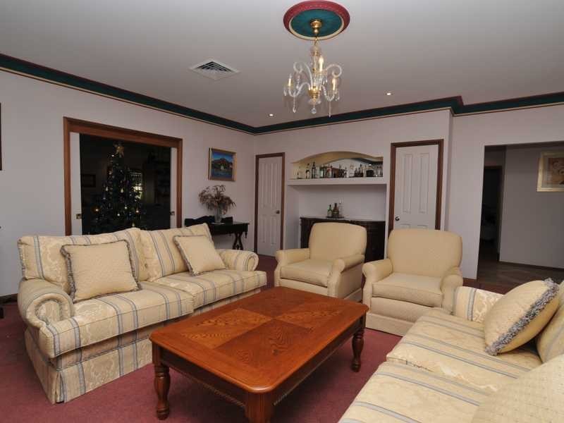 1 Douglas Close, Largs NSW 2320