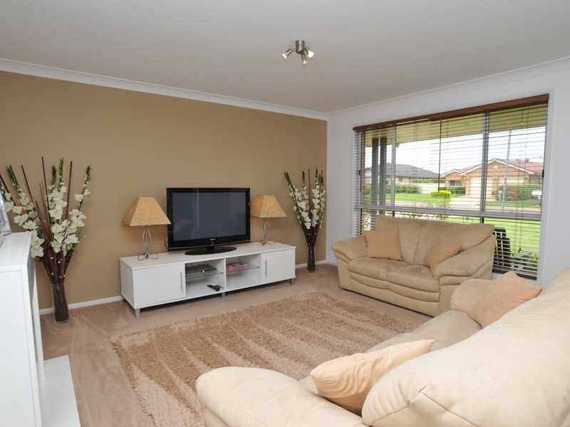 26 Daniel Avenue, Aberglasslyn NSW 2320