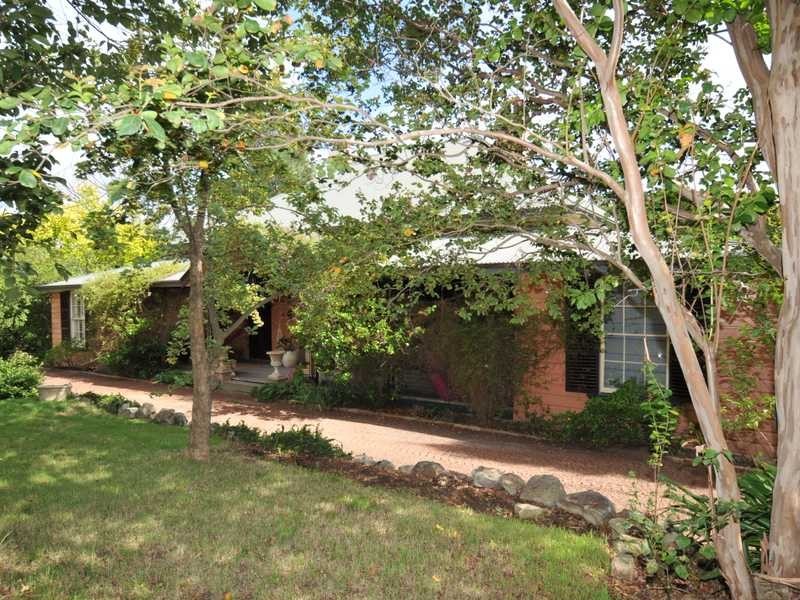 18 Morpeth Road, East Maitland NSW 2323