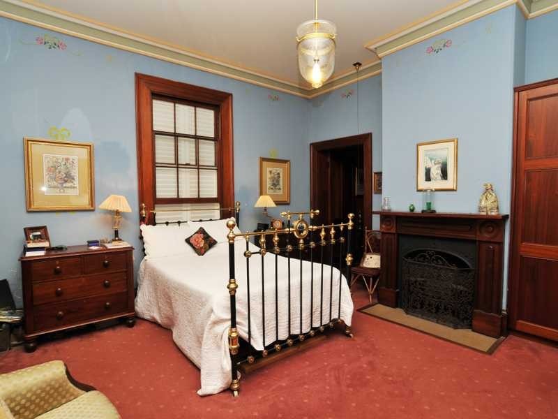 18 Morpeth Road, East Maitland NSW 2323