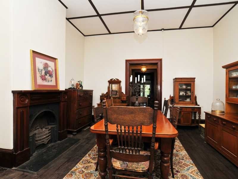 18 Morpeth Road, East Maitland NSW 2323