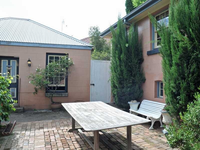 18 Morpeth Road, East Maitland NSW 2323
