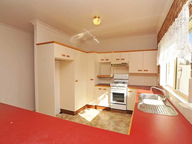 4 Macgregor Cl, Tenambit NSW 2323