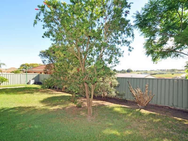 4 Macgregor Cl, Tenambit NSW 2323