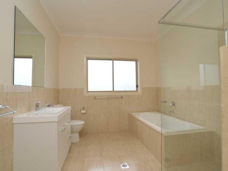 18 Johnson Drive, East Maitland NSW 2323