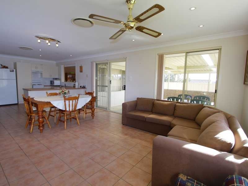 7 Benjamin Circle, Aberglasslyn NSW 2320