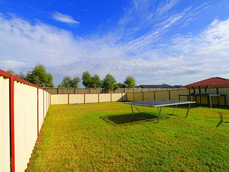 12B Justine Parade, Rutherford NSW 2320