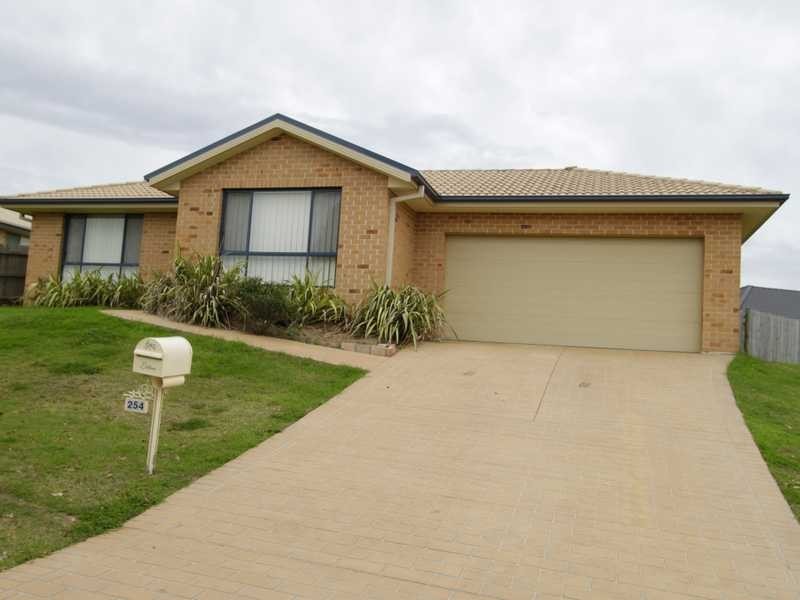 254 Denton Park Drive, Aberglasslyn NSW 2320
