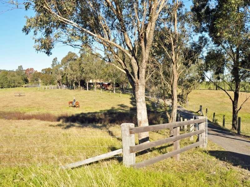 14 Martins Creek Road, Paterson NSW 2421