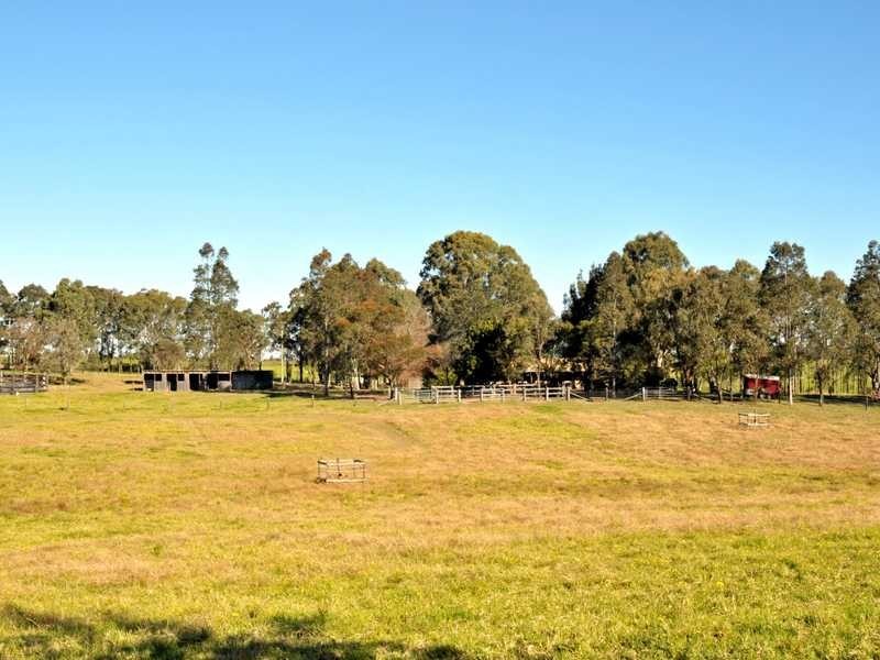 14 Martins Creek Road, Paterson NSW 2421