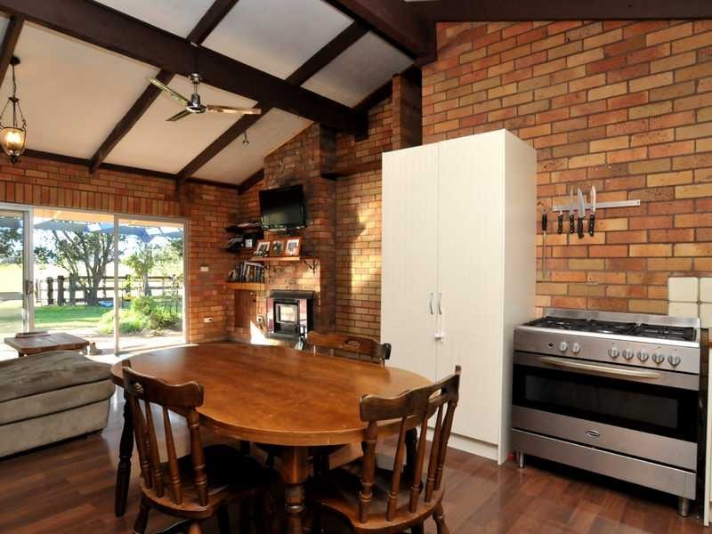 14 Martins Creek Road, Paterson NSW 2421