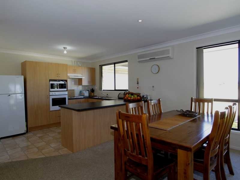 18 Aaron Cove, Aberglasslyn NSW 2320