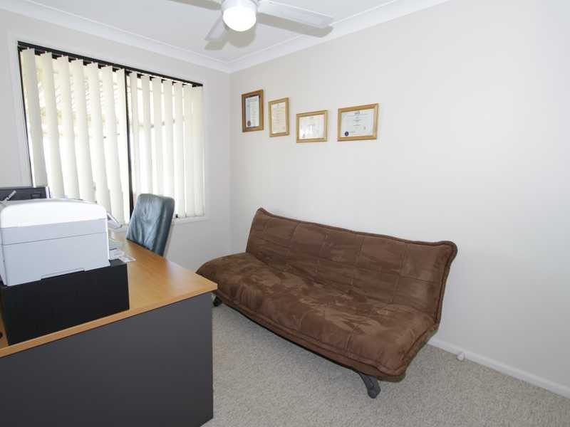 18 Aaron Cove, Aberglasslyn NSW 2320