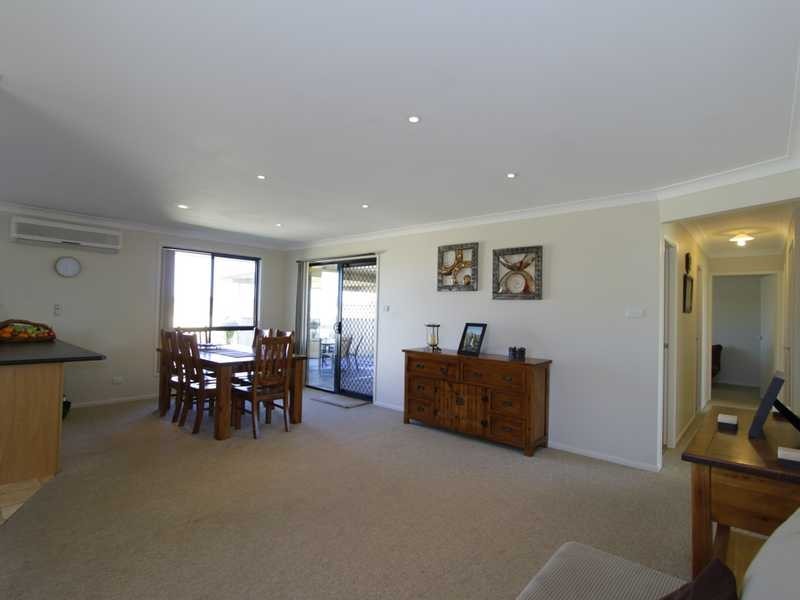 18 Aaron Cove, Aberglasslyn NSW 2320