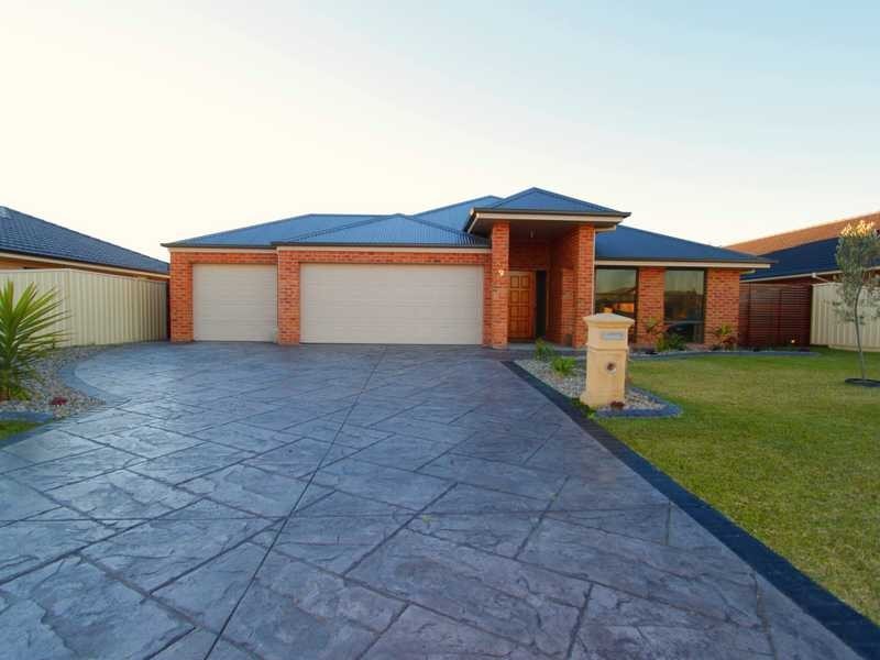 9 Greenwood Grove, Aberglasslyn NSW 2320