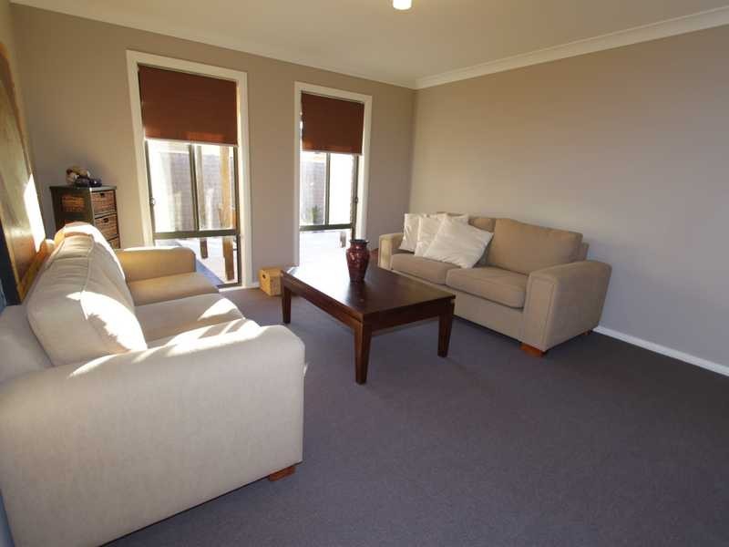 9 Greenwood Grove, Aberglasslyn NSW 2320