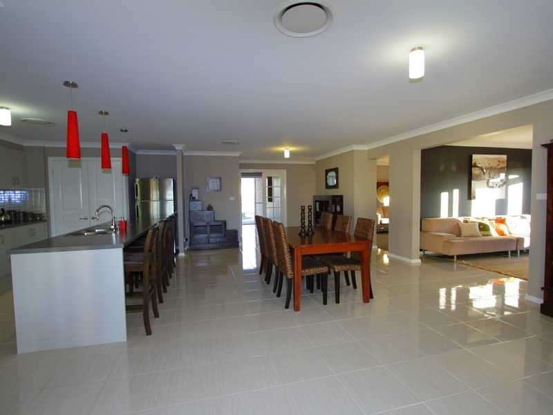 9 Greenwood Grove, Aberglasslyn NSW 2320