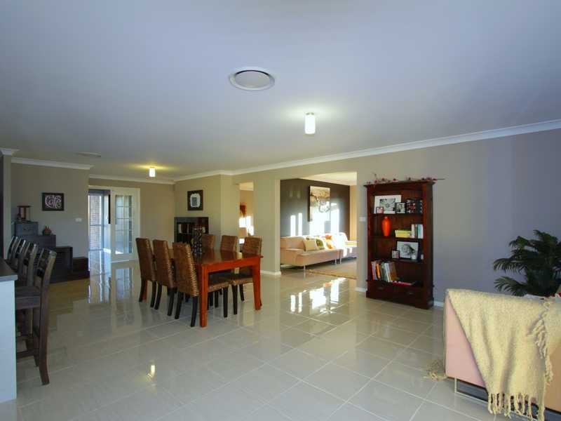 9 Greenwood Grove, Aberglasslyn NSW 2320