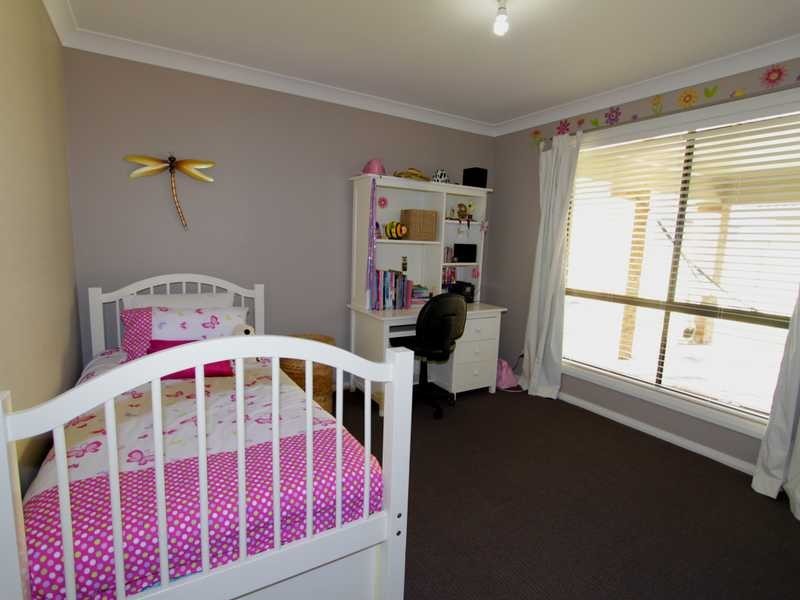 9 Greenwood Grove, Aberglasslyn NSW 2320