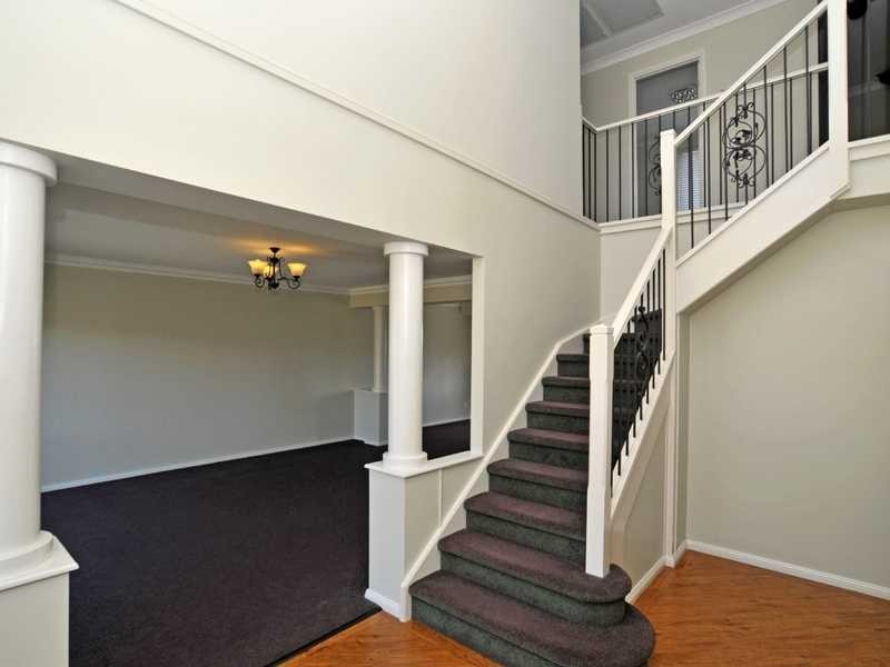 10 Caitlin Cl, Bolwarra Heights NSW 2320