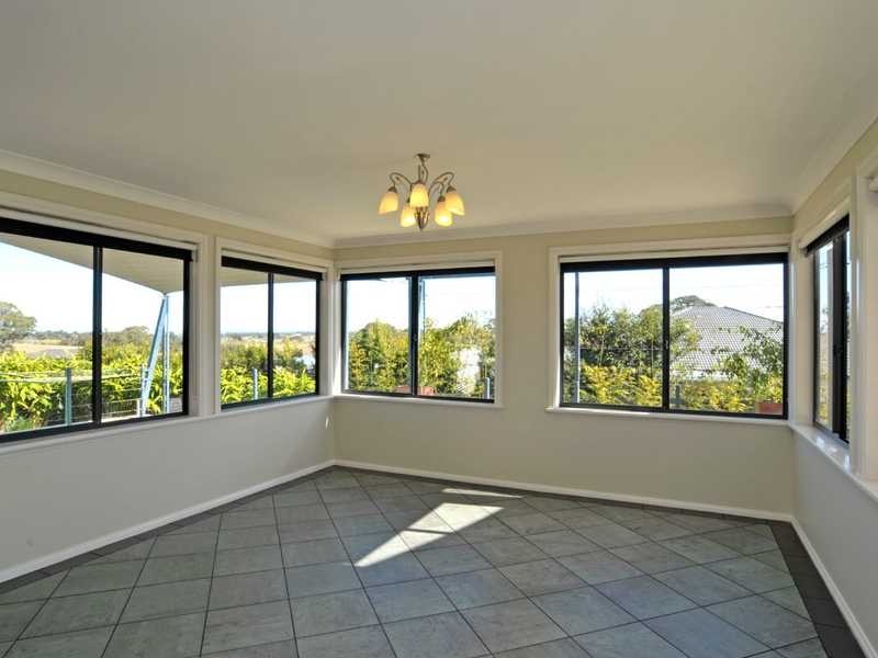 10 Caitlin Cl, Bolwarra Heights NSW 2320