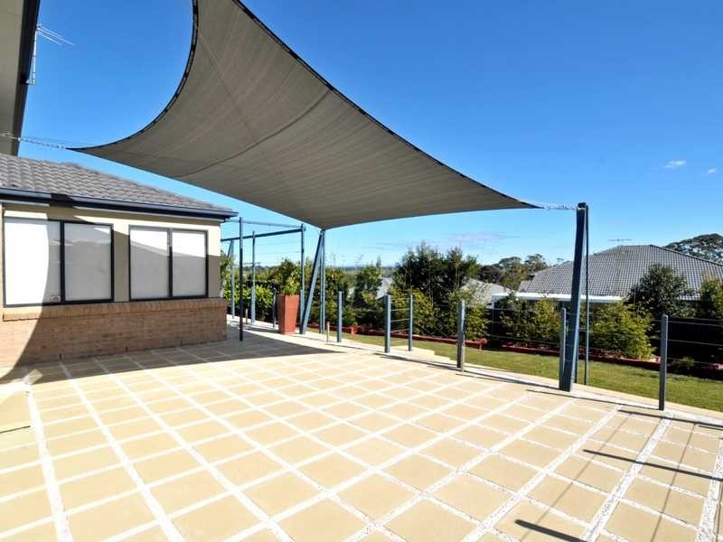 10 Caitlin Cl, Bolwarra Heights NSW 2320