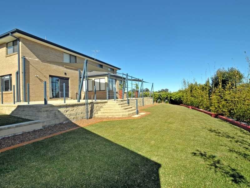 10 Caitlin Cl, Bolwarra Heights NSW 2320