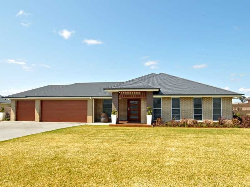 19 Arran Cct, Largs NSW 2320