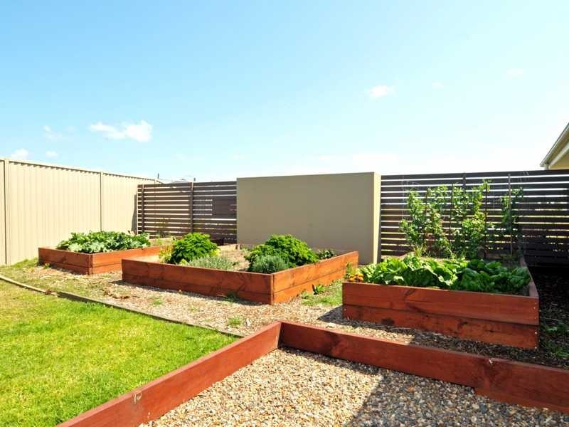 19 Arran Cct, Largs NSW 2320