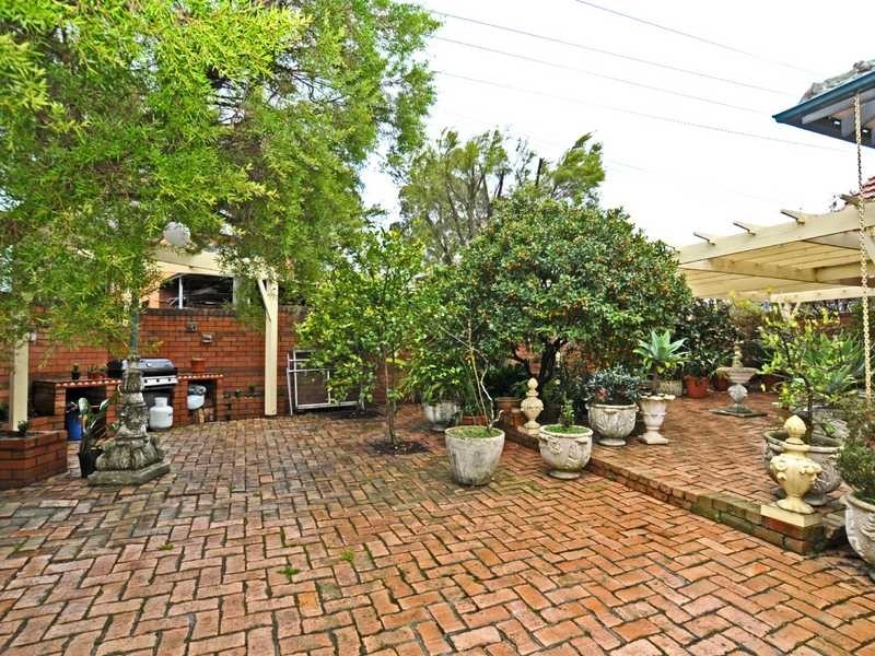 2 Regent Street, Maitland NSW 2320