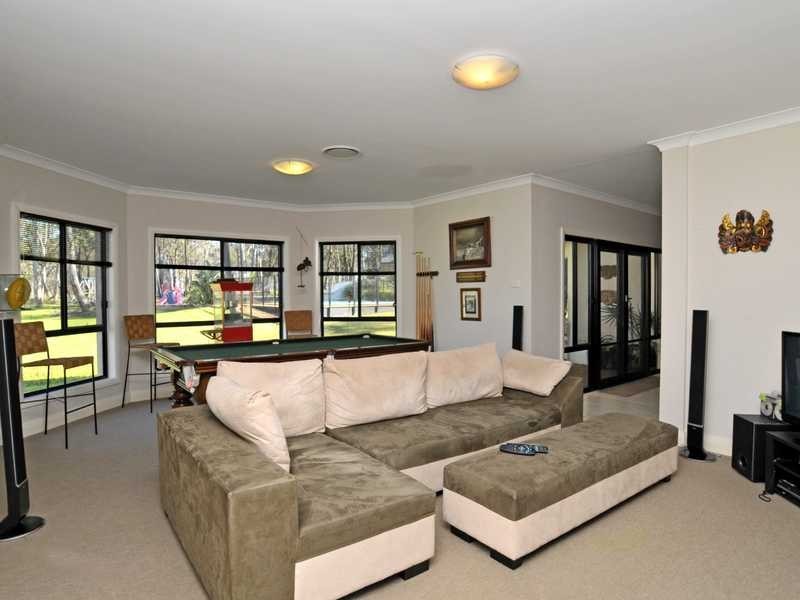 1 Bowalla Cl, Wallalong NSW 2320