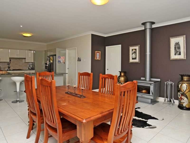 1 Bowalla Cl, Wallalong NSW 2320