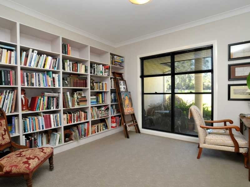 1 Bowalla Cl, Wallalong NSW 2320