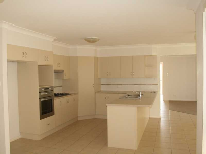 11 Collinson Street, Tenambit NSW 2323