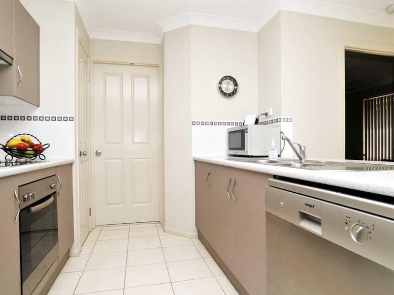 76b Streeton Dr, Metford NSW 2323