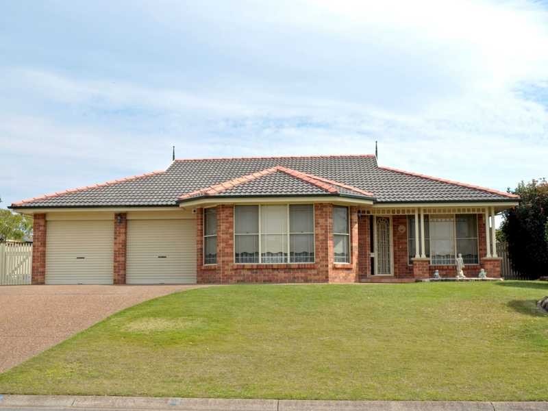 2 Rosebrook Row, East Maitland NSW 2323